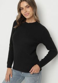 Born2be - Czarny Sweter z Wełną w Klasycznym Stylu Firrive. Okazja: na co dzień. Kolor: czarny. Materiał: wełna. Styl: klasyczny