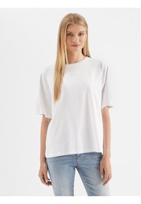 Karen by Simonsen T-Shirt Georgia 10104192 Biały Casual Fit. Okazja: na co dzień. Kolor: biały. Materiał: bawełna. Styl: casual