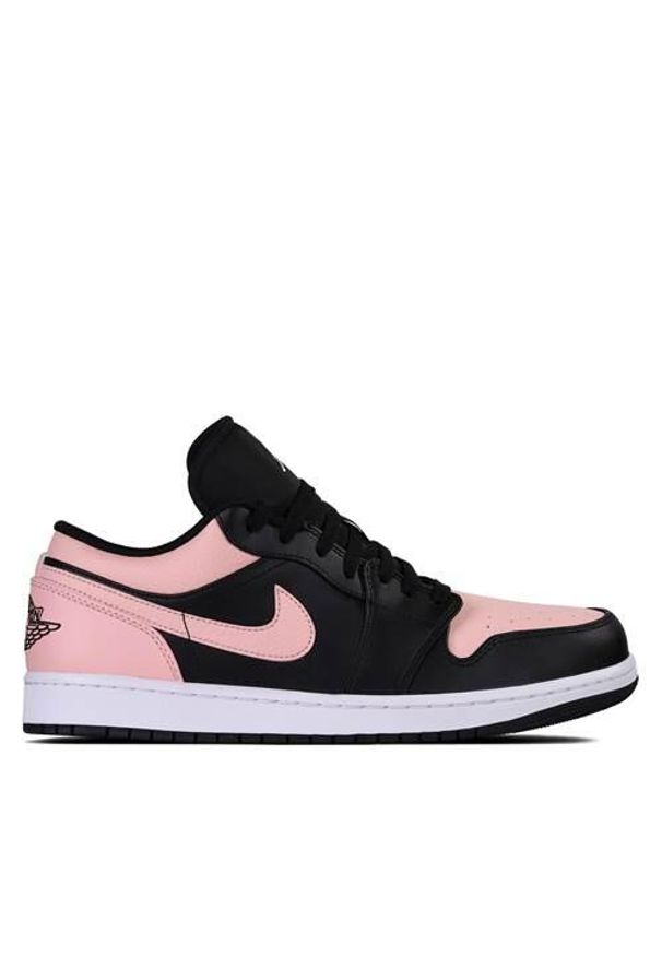 Buty do chodzenia męskie Nike Air Jordan 1 Retro Low Crimson Tint. Zapięcie: sznurówki. Kolor: wielokolorowy. Materiał: materiał, skóra, syntetyk, guma. Szerokość cholewki: normalna. Model: Nike Air Jordan. Sport: turystyka piesza