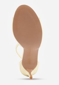 Born2be - Żółte Klasyczne Sandały na Szpilce z Paskiem Wokół Kostki Berenne. Okazja: na co dzień, na randkę. Zapięcie: pasek. Kolor: żółty. Materiał: jeans. Obcas: na szpilce. Styl: klasyczny. Wysokość obcasa: średni #9