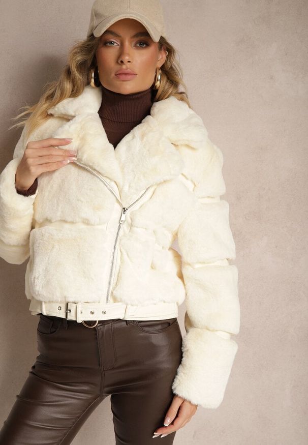Renee - Jasnobeżowa Kurtka Futerko z Paskiem i Asymetrycznym Suwakiem Neanoriel. Kolor: beżowy. Materiał: futro. Styl: elegancki