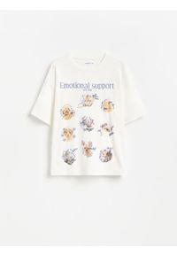 Reserved - Luźny t-shirt z nadrukiem - złamana biel. Materiał: bawełna. Wzór: nadruk #1