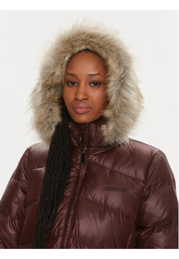 Calvin Klein Kurtka puchowa K20K207071 Brązowy Regular Fit. Kolor: brązowy. Materiał: syntetyk