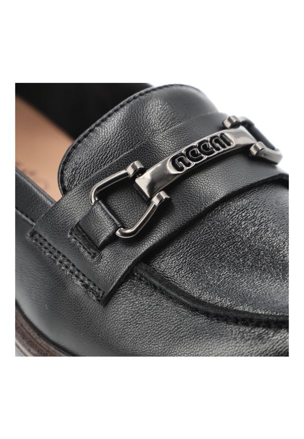 Mokasyny damskie Vinceza, skóra naturalna wsuwany fason klasyczne loafersy metalowa ozdoba niski stabilny obcas solidna podeszwa, czarne, 39983. Okazja: na co dzień, do pracy, na spacer. Kolor: czarny. Materiał: skóra. Wzór: aplikacja. Obcas: na obcasie. Styl: klasyczny. Wysokość obcasa: średni