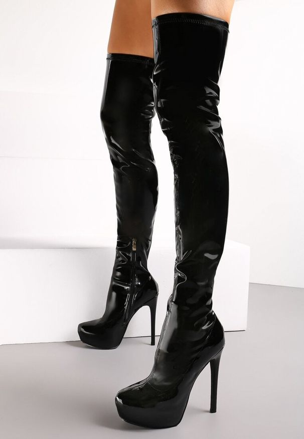 Renee - Czarne Kozaki z Lakierowanej Ekoskóry za Kolano na Szpilce i Platformie Verca. Wysokość cholewki: za kolano. Kolor: czarny. Materiał: lakier. Szerokość cholewki: normalna. Obcas: na platformie