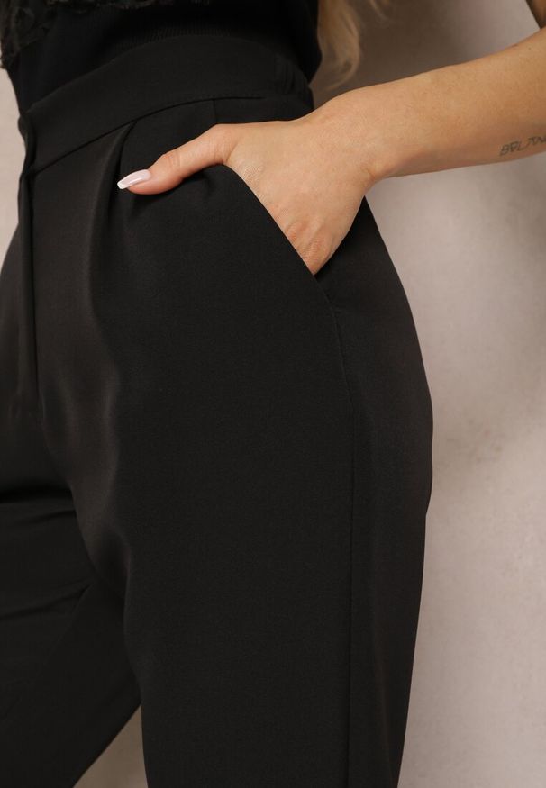 Renee - Czarne Spodnie Cygaretki Zalko. Okazja: na co dzień. Kolor: czarny. Styl: klasyczny, casual, elegancki