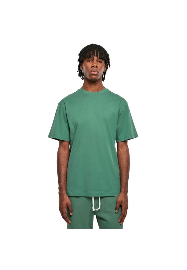 Urban Classics - Koszulka Męska Gładka Taliowana. Kolor: zielony. Wzór: gładki. Sport: turystyka piesza