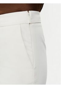 Marciano Guess Spodnie materiałowe 5GGB17 7311A Biały Regular Fit. Kolor: biały. Materiał: bawełna #5