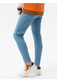 Ombre Clothing - Spodnie męskie jeansowe o kroju SLIM FIT P1058 - niebieskie - XXL. Okazja: na co dzień. Kolor: niebieski. Materiał: jeans. Wzór: gładki. Styl: casual, elegancki, sportowy