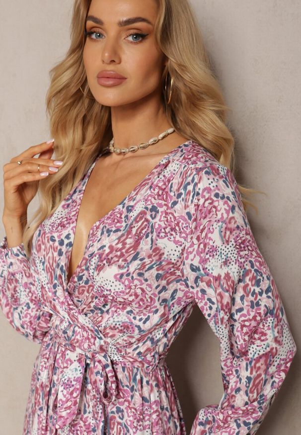 Renee - Biało-Czerwona Sukienka z Wiskozy z Trójkątnym Dekoltem i Gumką w Talii z Materiałowym Paskiem Funella. Okazja: na co dzień. Kolor: biały. Materiał: materiał, wiskoza. Styl: casual, klasyczny