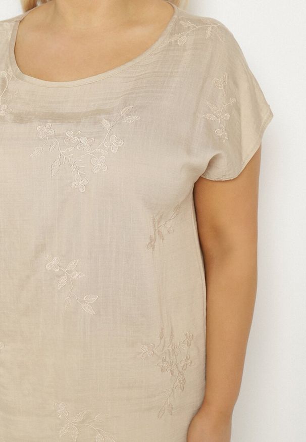 Born2be - Beżowa Bluzka z Krótkim Luźnym Rękawem Mepola. Okazja: na co dzień. Kolekcja: plus size. Kolor: beżowy. Materiał: jeans. Długość rękawa: krótki rękaw. Długość: krótkie. Styl: casual, elegancki