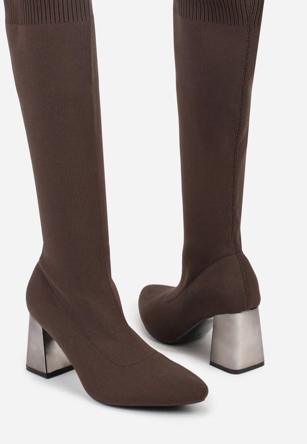 Renee - Brązowe Eleganckie Kozaki VICES na Metalicznym Obcasie ze Skarpetkową Cholewką Nalaina. Okazja: na co dzień. Kolor: brązowy. Materiał: skóra. Szerokość cholewki: normalna. Obcas: na obcasie. Styl: elegancki. Wysokość obcasa: średni