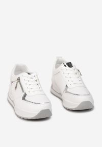 Born2be - Białe Sneakersy Omphaera. Wysokość cholewki: przed kostkę. Zapięcie: zamek. Kolor: biały. Materiał: materiał, jeans, dzianina. Szerokość cholewki: normalna. Wzór: aplikacja, kolorowy