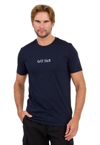 Guess - GUESS Granatowy t-shirt z haftowanym logo. Kolor: niebieski. Wzór: haft #3