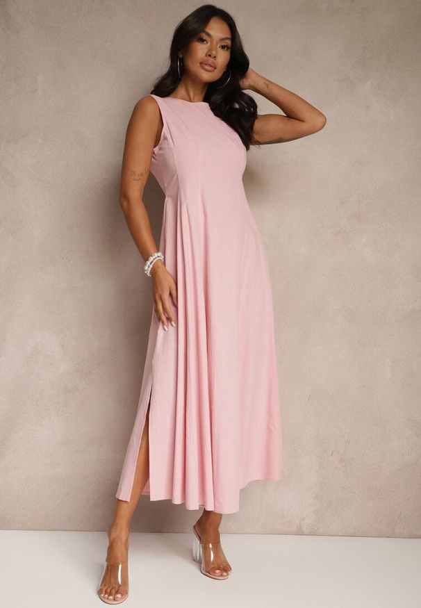 Renee - Różowa Sukienka Rozkloszowana z Wiskozą Bawełną i Rozcięciem na Nogę Saravisse. Okazja: na co dzień. Kolor: różowy. Materiał: wiskoza, bawełna. Typ sukienki: rozkloszowane, proste. Styl: casual, klasyczny