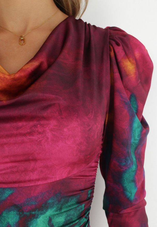 Born2be - Fuksjowa Sukienka Tie-Dye z Bufiastym Rękawem Haki. Okazja: na co dzień. Kolor: różowy. Styl: klasyczny, elegancki, casual