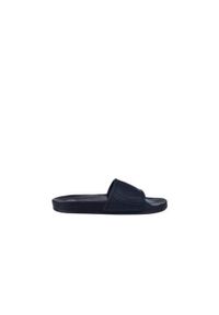 Klapki męskie Colmar Slipper Logo. Zapięcie: bez zapięcia. Kolor: niebieski. Materiał: materiał, syntetyk. Szerokość cholewki: normalna. Sport: turystyka piesza