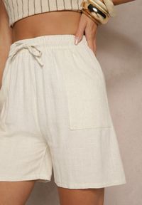 Renee - Beżowe Wiskozowe Szorty Bermudy High Waist z Lnem Dorotella. Okazja: na co dzień, na spacer. Stan: podwyższony. Kolor: beżowy. Materiał: len, wiskoza. Styl: elegancki, casual