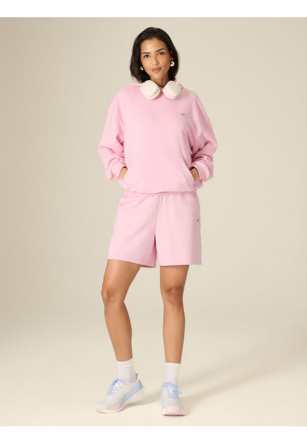 4f - 4F Bluza dresowa loose z kapturem damska - różowa S. Okazja: na co dzień, na spacer. Typ kołnierza: kaptur. Kolor: różowy. Materiał: dresówka. Styl: sportowy, casual