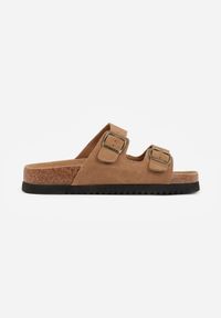 Born2be - Jasnobrązowe Klasyczne Klapki z Zamszu Naturalnego z Paskami z Klamrami z Regulacją Realie. Okazja: na co dzień. Kolor: brązowy. Materiał: zamsz. Wzór: paski. Styl: klasyczny #5