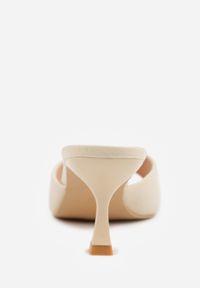 Born2be - Beżowe Klapki na Kaczuszce z Otwartym Noskiem Xenlyn. Okazja: na co dzień. Nosek buta: otwarty. Kolor: beżowy. Materiał: jeans. Obcas: na szpilce. Styl: casual, elegancki. Wysokość obcasa: średni #3