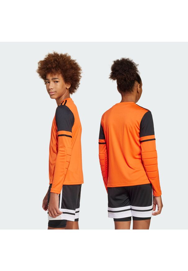 Adidas - Koszulka Squadra 25 Goalkeeper Long Sleeve Kids. Kolor: wielokolorowy, pomarańczowy, czarny. Materiał: materiał. Długość rękawa: długi rękaw. Sport: piłka nożna