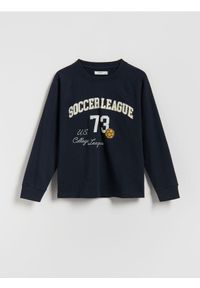 Reserved - Bawełniany longsleeve - granatowy. Kolor: niebieski. Materiał: bawełna. Długość rękawa: długi rękaw #1