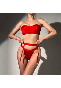 Intica - Komplet bielizny bez ramiączek podkreślający sylwetkę Rozalija. Kolor: czerwony. Materiał: materiał #3