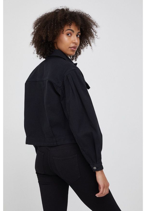 Sisley kurtka jeansowa damska kolor czarny przejściowa. Okazja: na co dzień. Kolor: czarny. Materiał: jeans. Wzór: gładki. Styl: casual