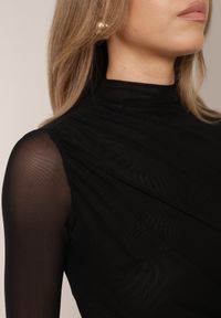 Born2be - Czarne Siateczkowe Body z Dodatkiem Wiskozy z Długim Rękawem i Stójką Lianasia. Okazja: na co dzień. Typ kołnierza: kołnierzyk stójkowy. Kolor: czarny. Materiał: wiskoza. Długość rękawa: długi rękaw. Długość: długie. Styl: casual #5