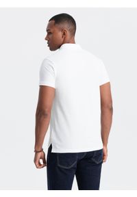 Ombre Clothing - Jednokolorowa koszulka męska polo BASIC z dzianiny pique - biała V4. Okazja: na co dzień. Typ kołnierza: polo. Kolor: biały. Materiał: dzianina. Wzór: haft, aplikacja, jednolity. Styl: sportowy, wizytowy, casual #9