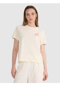 4f - 4F T-shirt oversize z nadrukiem damski - beżowy L. Okazja: na co dzień. Kolor: beżowy. Materiał: jersey, tkanina, dzianina, bawełna, materiał. Długość rękawa: krótki rękaw. Długość: krótkie. Wzór: nadruk. Sezon: lato. Styl: sportowy, klasyczny, casual
