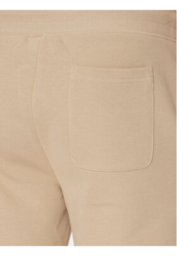 GANT - Gant Szorty sportowe Shield 2009027 Beżowy Regular Fit. Kolor: beżowy. Materiał: bawełna. Styl: sportowy