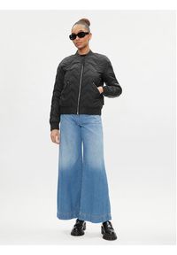 Replay - REPLAY Kurtka przejściowa W7807.000.84166D Czarny Slim Fit. Kolor: czarny. Materiał: syntetyk