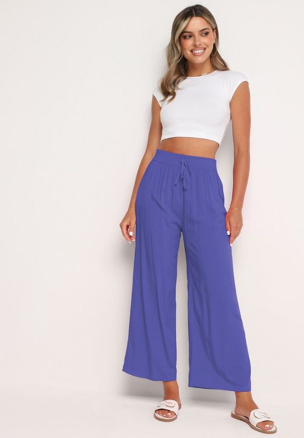 Born2be - Fioletowe Bawełniane Spodnie Palazzo z Szerokimi Nogawkami Vimithia. Okazja: na co dzień. Kolor: fioletowy, niebieski. Materiał: bawełna. Sezon: lato. Styl: elegancki, casual, klasyczny