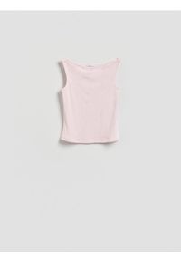 Reserved - Prążkowany top - pastelowy róż. Kolor: różowy. Materiał: prążkowany