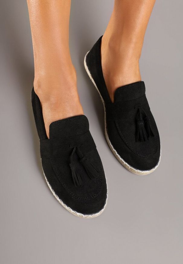 Renee - Czarne Espadryle Ozdobione Frędzlami na Nosku Wanelis. Kolor: czarny. Materiał: jeans. Wzór: aplikacja. Styl: klasyczny