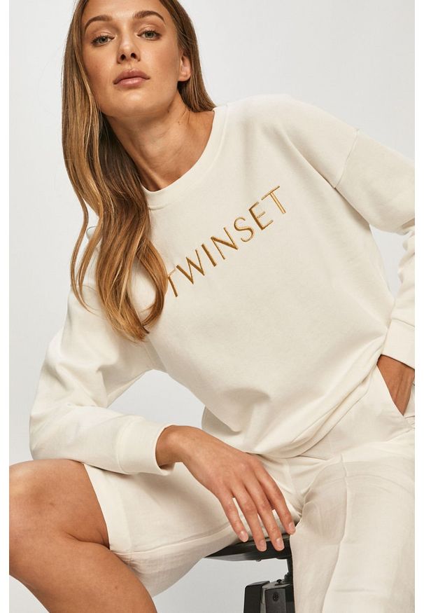 TwinSet - Twinset - Bluza. Typ kołnierza: bez kaptura. Kolor: kremowy. Materiał: bawełna, dzianina. Wzór: nadruk. Styl: klasyczny
