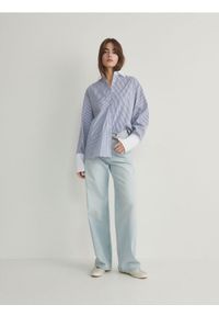 Reserved - Koszula z szerokimi mankietami - jasnoniebieski. Kolor: niebieski. Materiał: tkanina, bawełna #1