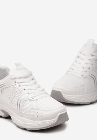 Born2be - Białe Sneakersy z Ozdobnymi Przeszyciami Liveniza. Kolor: biały #4