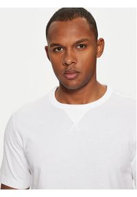 Calvin Klein Jeans T-Shirt J30J323484 Biały Regular Fit. Kolor: biały. Materiał: bawełna