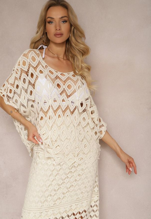 Renee - Beżowa Ażurowa Bluzka Narzutka z Bawełny z Rozszerzanymi Rękawami Wavana. Okazja: na spacer. Kolor: beżowy. Materiał: bawełna. Wzór: ażurowy