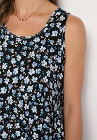 Born2be - Czarno-Niebieska Bawełniana Sukienka na Ramiączkach o Rozkloszowanym Kroju w Drobne Kwiaty Doratia. Kolor: czarny. Materiał: bawełna. Długość rękawa: na ramiączkach. Wzór: kwiaty. Typ sukienki: rozkloszowane. Styl: elegancki. Długość: mini #3