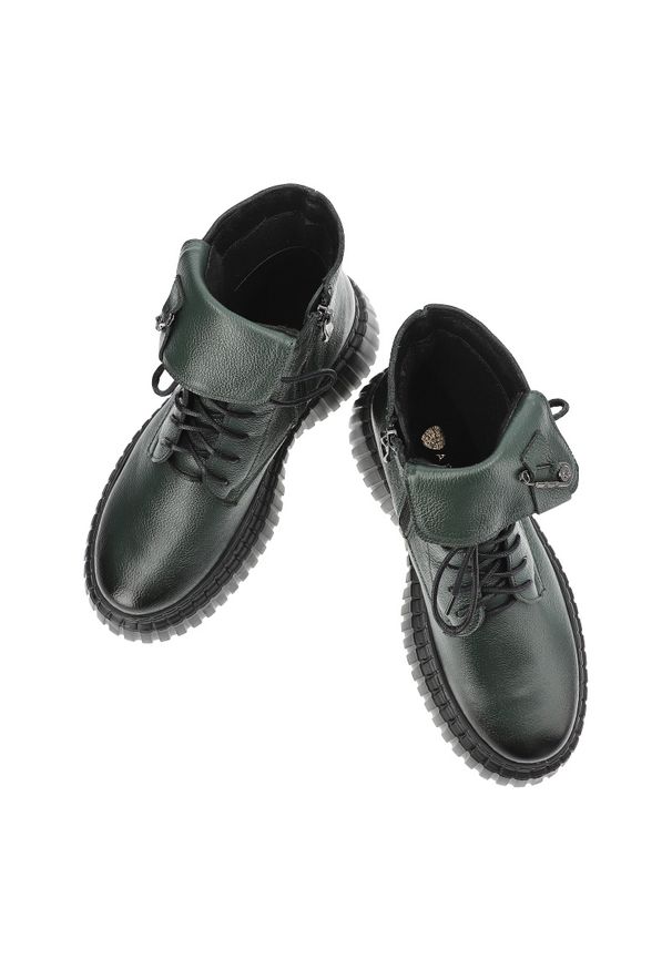 Zielone Botki Armodo Wygodne Obuwie Damskie. Okazja: na co dzień. Kolor: zielony. Materiał: materiał, skóra. Szerokość cholewki: normalna. Styl: casual, elegancki