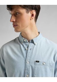 Lee - LEE RIVETED SHIRT MĘSKA KOSZULA JEANSOWA ICE BLUE L66IPLUY 112145371. Materiał: jeans