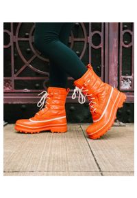 sorel - Sorel śniegowce CARIBOU ROYAL WP kolor pomarańczowy 2055871. Nosek buta: okrągły. Zapięcie: sznurówki. Kolor: pomarańczowy. Materiał: guma. Styl: klasyczny #6