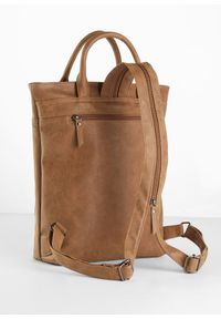 bonprix - Plecak z kieszeniami na zewnątrz. Kolor: brązowy. Materiał: skórzane. Styl: casual #2