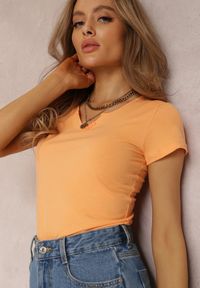 Renee - Pomarańczowy T-shirt Amarhyse. Okazja: na co dzień. Kolor: pomarańczowy. Materiał: bawełna, materiał. Długość rękawa: krótki rękaw. Długość: krótkie. Wzór: aplikacja. Styl: casual #5