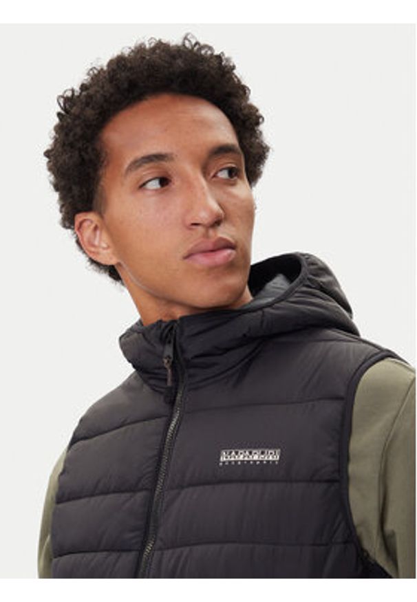 Napapijri Bezrękawnik A-Gesar V NP0A88U4 Czarny Regular Fit. Kolor: czarny. Materiał: syntetyk. Długość rękawa: bez rękawów