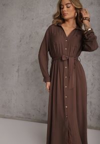 Renee - Brązowa Koszulowa Sukienka z Bawełny z Wiązanym Paskiem i Podpinanymi Rękawami Cesela. Okazja: na co dzień. Kolor: brązowy. Materiał: bawełna. Typ sukienki: koszulowe. Styl: boho, casual #3